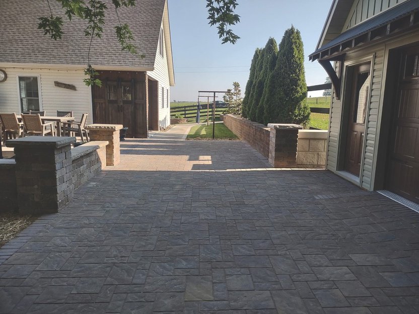 Outdoor kitchen with stone countertops in Akron Ohio