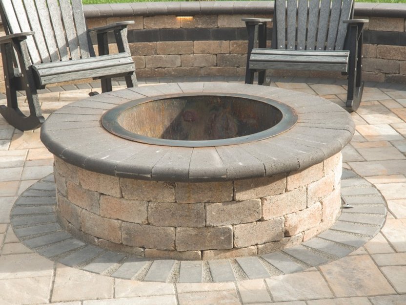 Backyard patio and retaining wall project in Akron Ohio